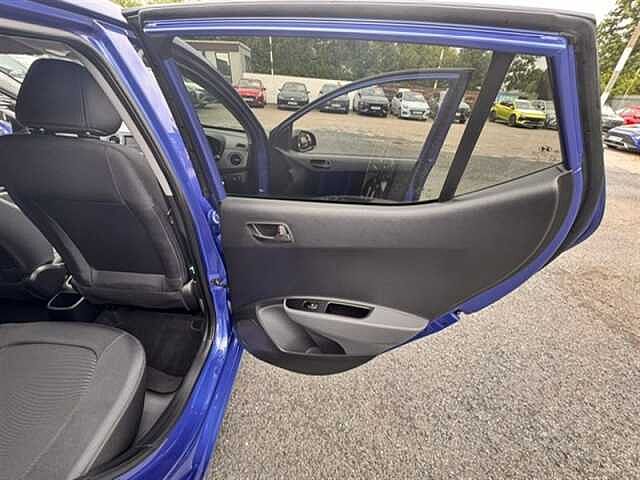 Hyundai i10 1.0 Play Hatchback 5dr Petrol Manual Euro 6 (67 ps)