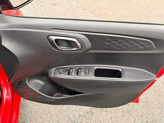 Hyundai i10 1.0 SE Connect Hatchback 5dr Petrol Manual Euro 6 (s/s) (67 ps)
