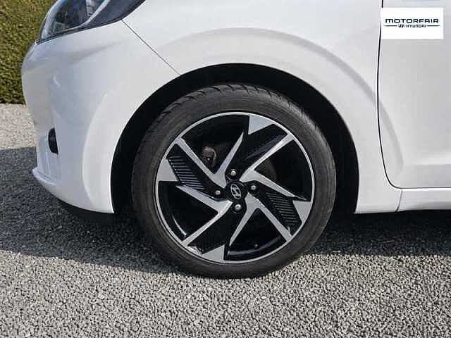 Hyundai I10 1.0 Premium Hatchback 5dr Petrol Manual Euro 6 (s/s) (67 ps) White
