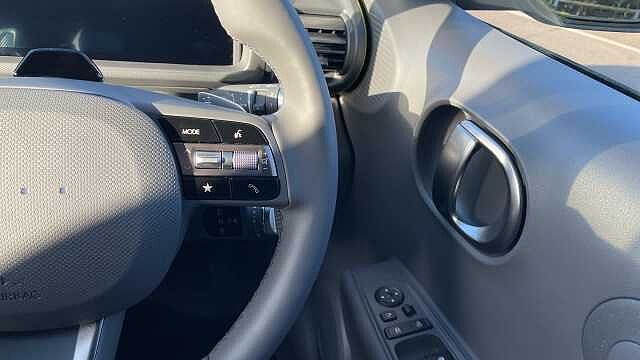 Hyundai INSTER Long Range 49kWh Cross SUV 5dr Electric Auto (115 ps)