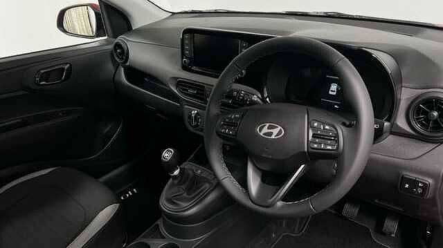 Hyundai I10 1.0 Advance Hatchback 5dr Petrol Auto Euro 6 (s/s) (63 ps) DRAGON RED