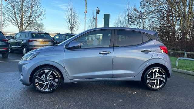 Hyundai i10 1.2 Premium Hatchback 5dr Petrol Auto Euro 6 (s/s) (79 ps)