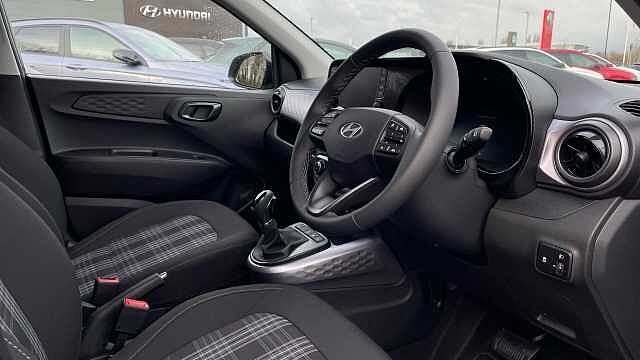 Hyundai I10 1.0 Advance Hatchback 5dr Petrol Auto Euro 6 (s/s) (63 ps) PHANTOM BLACK