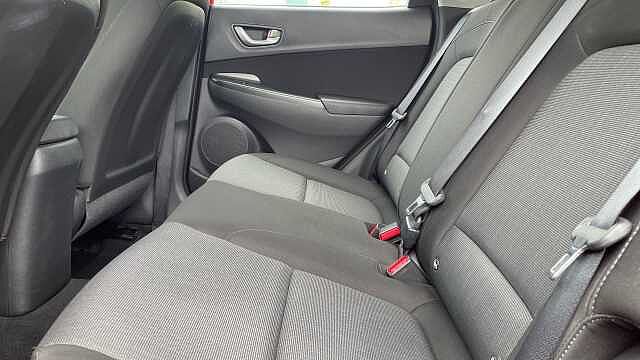 Hyundai KONA 1.0 T-GDi MHEV SE Connect SUV 5dr Petrol Hybrid Manual Euro 6 (s/s) (120 ps) Red