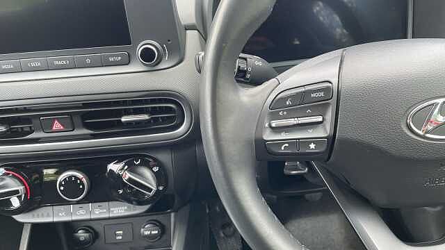 Hyundai KONA 1.0 T-GDi MHEV SE Connect SUV 5dr Petrol Hybrid Manual Euro 6 (s/s) (120 ps) Red