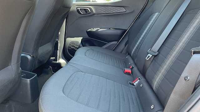 Hyundai i10 1.0 SE Connect Hatchback 5dr Petrol Manual Euro 6 (s/s) (67 ps)