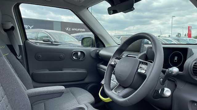 Hyundai INSTER Long Range 49kWh Cross SUV 5dr Electric Auto (115 ps)