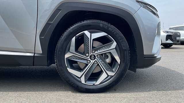 Hyundai TUCSON 1.6 h T-GDi Premium SUV 5dr Petrol Hybrid Auto Euro 6 (s/s) (230 ps) Shimmering Slvr