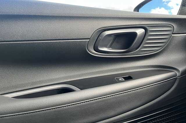 Hyundai I20 1.0 T Gdi Premium Hatchback 5dr Petrol Dct Euro 6 (s/s) (100 Ps) Phantom Black