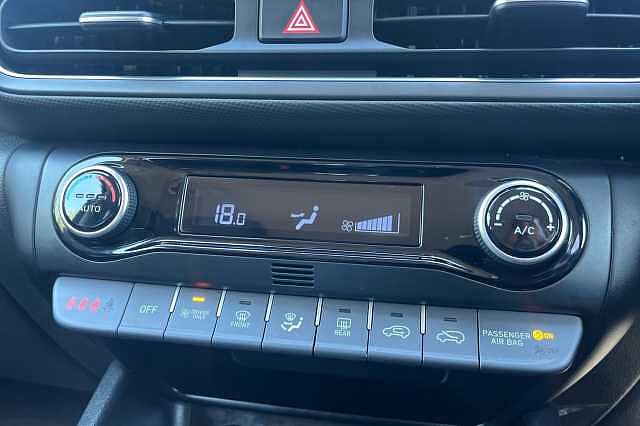 Hyundai KONA 1.6 H Gdi Premium Suv 5dr Petrol Hybrid Dct Euro 6 (s/s) (141 Ps) Galactic Grey