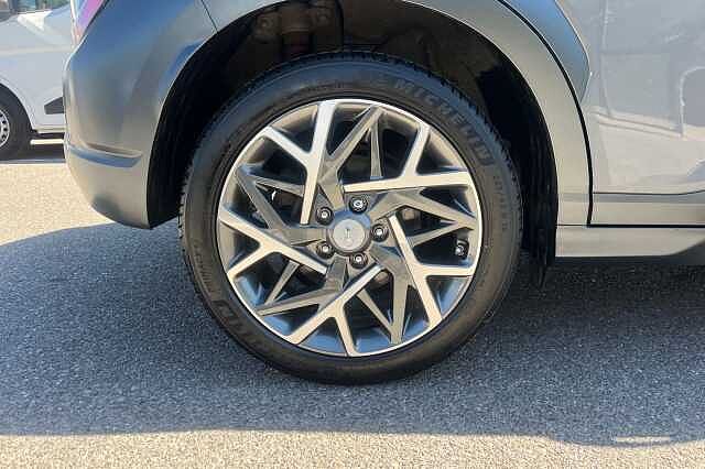 Hyundai KONA 1.6 H Gdi Premium Suv 5dr Petrol Hybrid Dct Euro 6 (s/s) (141 Ps) Galactic Grey