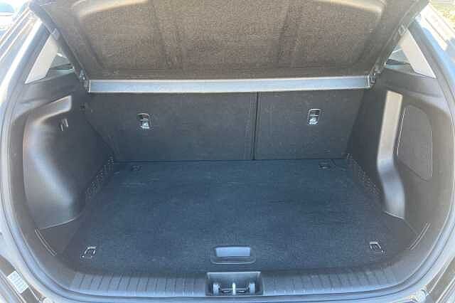 Hyundai KONA 1.6 H Gdi Premium Suv 5dr Petrol Hybrid Dct Euro 6 (s/s) (141 Ps) Galactic Grey