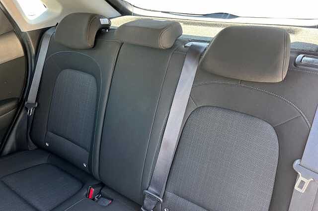 Hyundai KONA 1.6 H Gdi Premium Suv 5dr Petrol Hybrid Dct Euro 6 (s/s) (141 Ps) Galactic Grey