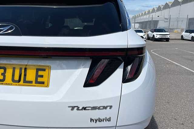 Hyundai TUCSON 1.6 H T Gdi Ultimate Suv 5dr Petrol Hybrid Auto Euro 6 (s/s) (230 Ps) Atlas White