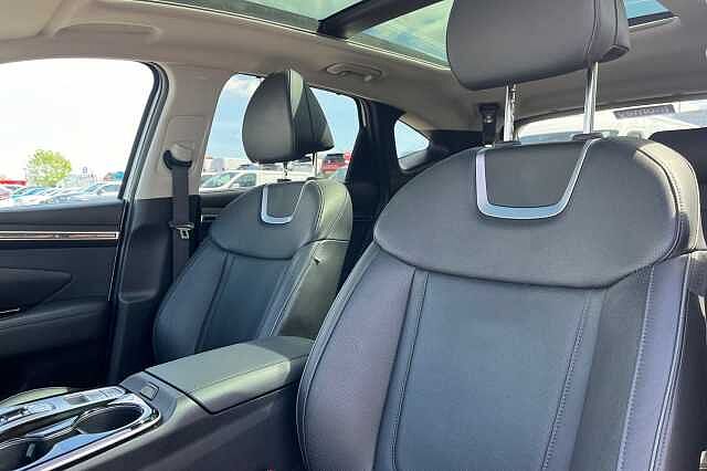 Hyundai TUCSON 1.6 H T Gdi Ultimate Suv 5dr Petrol Hybrid Auto Euro 6 (s/s) (230 Ps) Atlas White