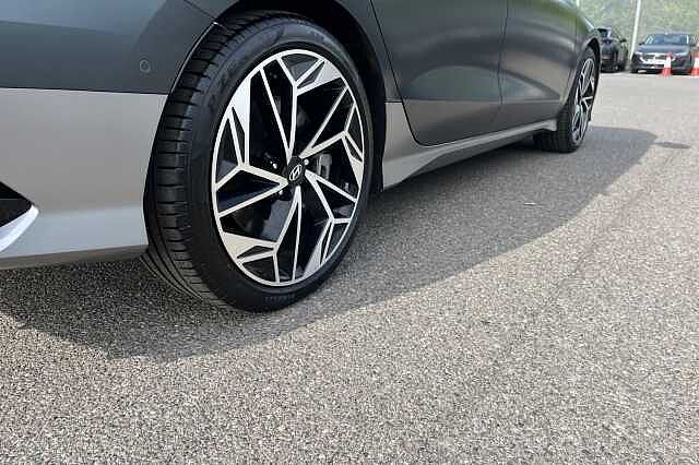Hyundai Ioniq 6 77.4kwh Ultimate Saloon 4dr Electric Auto (228 Ps)