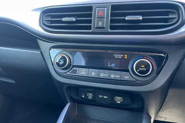 Hyundai I10 1.2 Premium Hatchback 5dr Petrol Auto Euro 6 (s/s) (79 Ps)