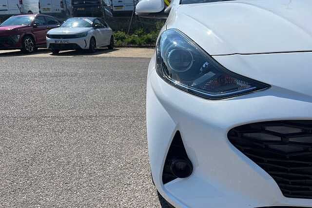 Hyundai I10 1.0 Premium Hatchback 5dr Petrol Auto Euro 6 (s/s) (63 Ps)