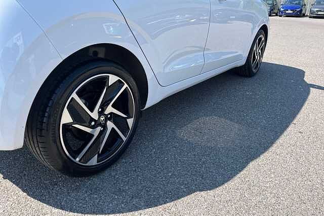 Hyundai I10 1.0 Premium Hatchback 5dr Petrol Auto Euro 6 (s/s) (63 Ps)
