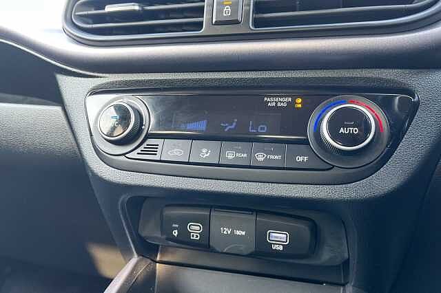 Hyundai I10 1.2 Premium Hatchback 5dr Petrol Auto Euro 6 (s/s) (79 Ps)