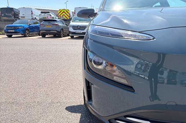 Hyundai Kona 39kwh Se Connect Suv 5dr Electric Auto (10.5kw Charger) (136 Ps)