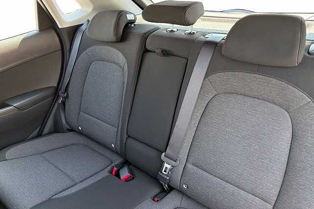 Hyundai Kona 39kwh Se Connect Suv 5dr Electric Auto (10.5kw Charger) (136 Ps)