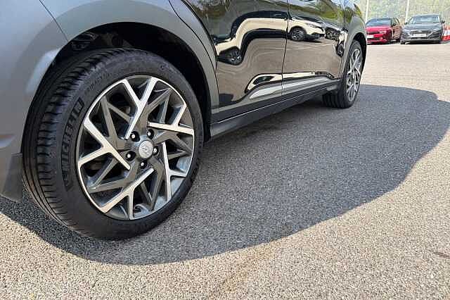 Hyundai KONA 1.6 H Gdi Premium Suv 5dr Petrol Hybrid Dct Euro 6 (s/s) (141 Ps) Phantom Black