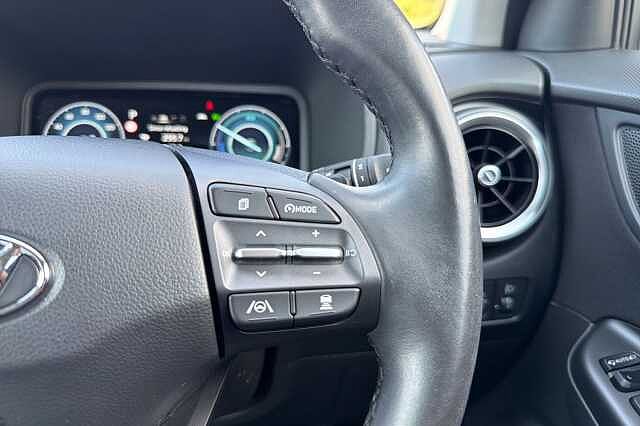 Hyundai KONA 1.6 H Gdi Premium Suv 5dr Petrol Hybrid Dct Euro 6 (s/s) (141 Ps) Phantom Black