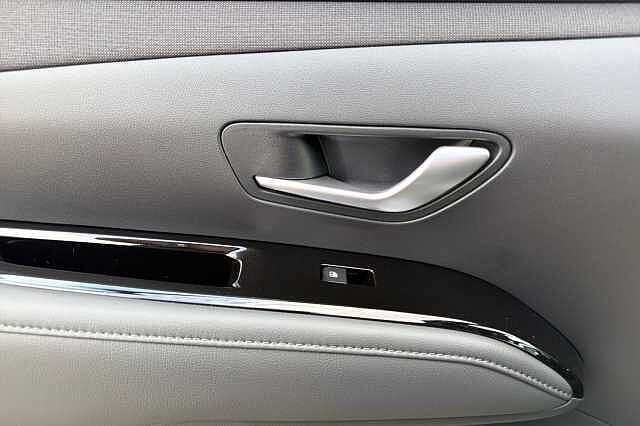 Hyundai TUCSON 1.6t Hybrid Black Line Suv 5dr Petrol Hybrid Auto Euro 6 (s/s) (239 Ps) Pearl - Cypress Green