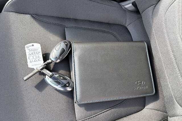 Hyundai TUCSON 1.6t Hybrid Black Line Suv 5dr Petrol Hybrid Auto Euro 6 (s/s) (239 Ps) Pearl - Cypress Green