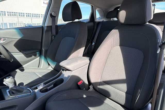 Hyundai KONA 1.6 H Gdi Se Connect Suv 5dr Petrol Hybrid Dct Euro 6 (s/s) (141 Ps) Galactic Grey