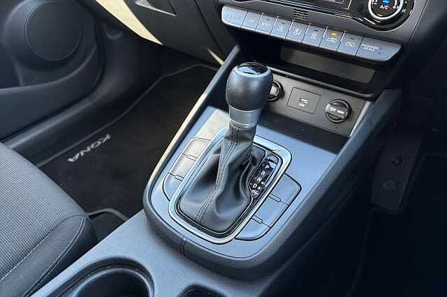 Hyundai KONA 1.6 H Gdi Se Connect Suv 5dr Petrol Hybrid Dct Euro 6 (s/s) (141 Ps) Galactic Grey