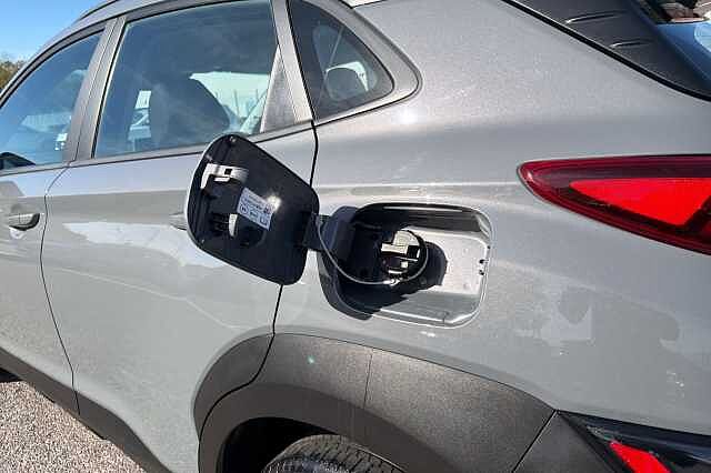 Hyundai KONA 1.6 H Gdi Se Connect Suv 5dr Petrol Hybrid Dct Euro 6 (s/s) (141 Ps) Galactic Grey