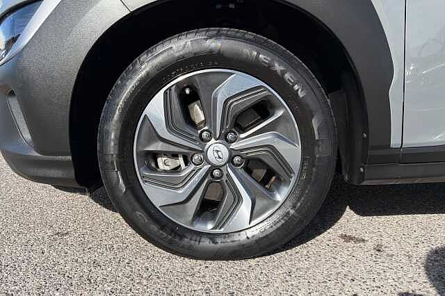 Hyundai KONA 1.6 H Gdi Se Connect Suv 5dr Petrol Hybrid Dct Euro 6 (s/s) (141 Ps) Galactic Grey