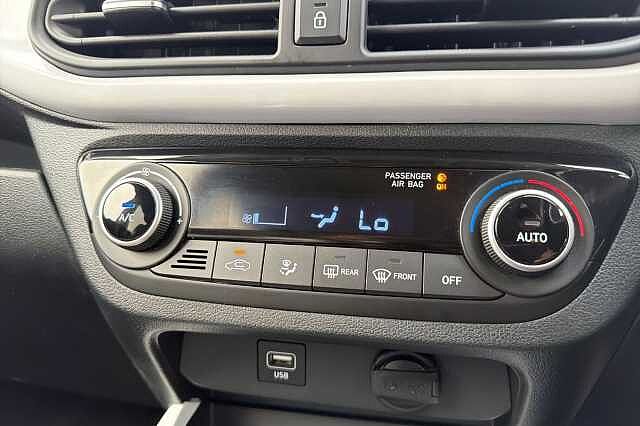 Hyundai I10 1.2 Premium Hatchback 5dr Petrol Auto Euro 6 (s/s) (84 Ps) Blue