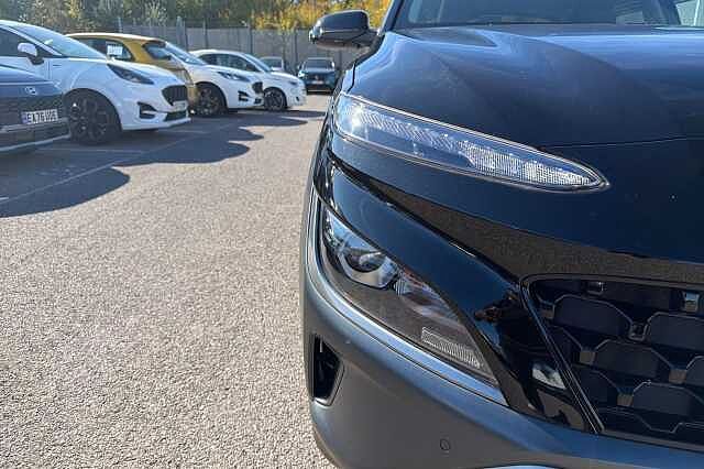 Hyundai KONA 1.6 H Gdi Premium Suv 5dr Petrol Hybrid Dct Euro 6 (s/s) (141 Ps) Phantom Black
