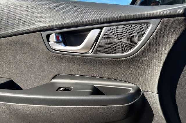 Hyundai KONA 1.6 H Gdi Premium Suv 5dr Petrol Hybrid Dct Euro 6 (s/s) (141 Ps) Phantom Black