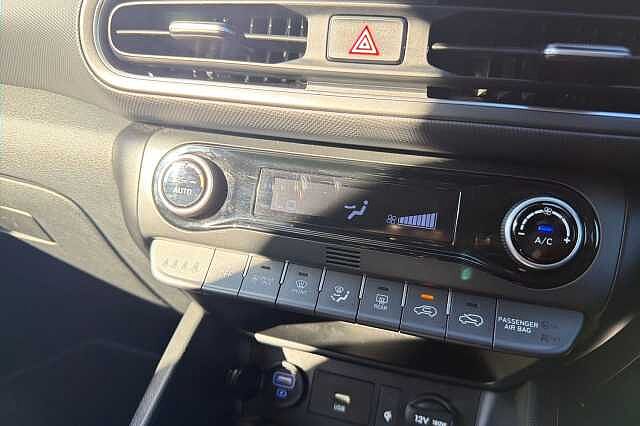 Hyundai KONA 1.6 H Gdi Premium Suv 5dr Petrol Hybrid Dct Euro 6 (s/s) (141 Ps) Phantom Black
