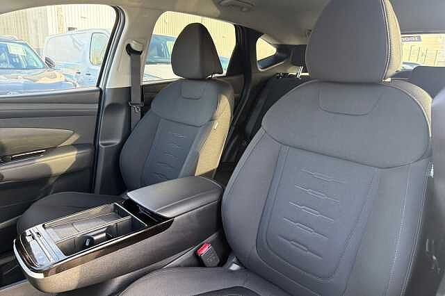 Hyundai TUCSON 1.6 T Gdi Advance Suv 5dr Petrol Hybrid Auto Euro 6 (s/s) (215 Ps) Shimmering Silver
