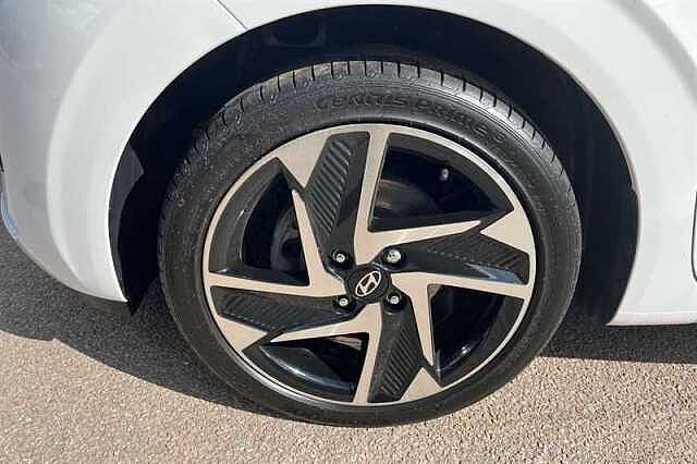 Hyundai i10 1.2 [79] PREMIUM 5DR AUTO [NAV]