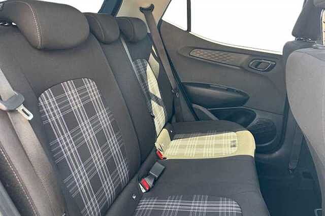Hyundai i10 1.2 [79] PREMIUM 5DR AUTO [NAV]