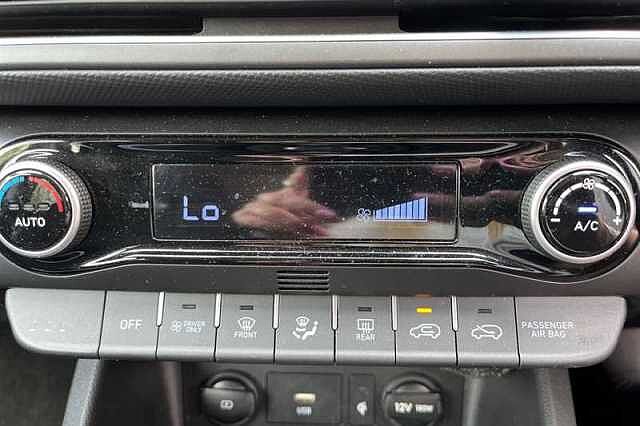 Hyundai KONA 1.6 GDI HYBRID PREMIUM 5DR DCT