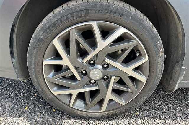 Hyundai KONA 1.6 GDI HYBRID PREMIUM 5DR DCT
