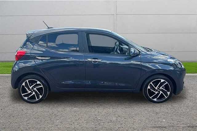 Hyundai i10 1.2 [79] PREMIUM 5DR AUTO [NAV]