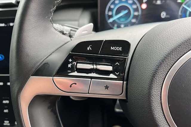 Hyundai TUCSON 1.6 h T-GDi Premium SUV 5dr Petrol Hybrid Auto Euro 6 (s/s) (230 ps) ATLAS WHITE