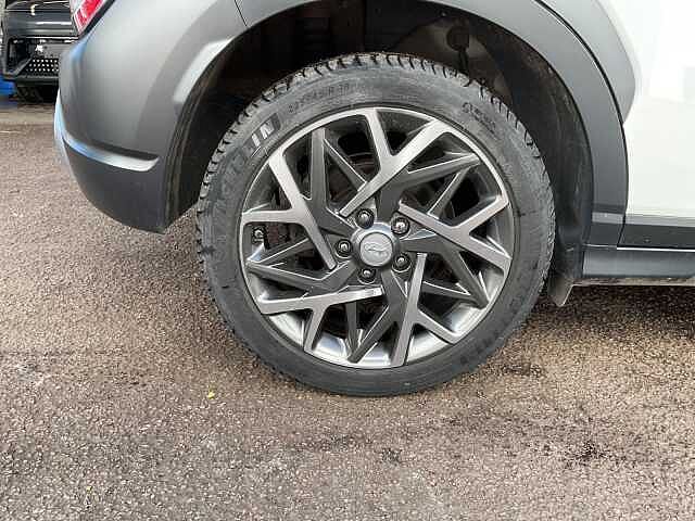 Hyundai KONA 1.6 GDi Hybrid Premium 5dr DCT White