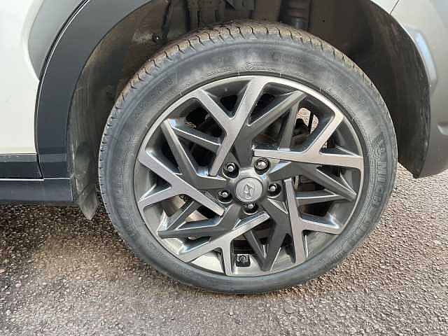 Hyundai KONA 1.6 GDi Hybrid Premium 5dr DCT White
