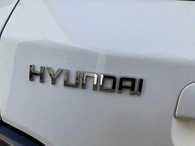 Hyundai KONA 1.6 GDi Hybrid Premium 5dr DCT White