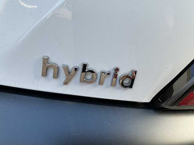 Hyundai KONA 1.6 GDi Hybrid Premium 5dr DCT White