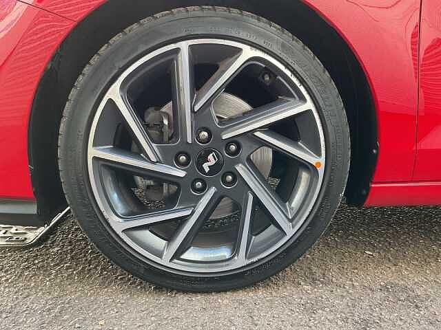 Hyundai I30 FASTBACK 1.5T GDi N Line 5dr DCT Red